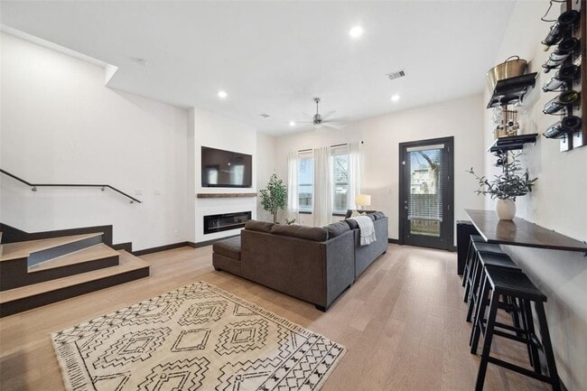 Foto del edificio - 4445 Whitney Oak Ln