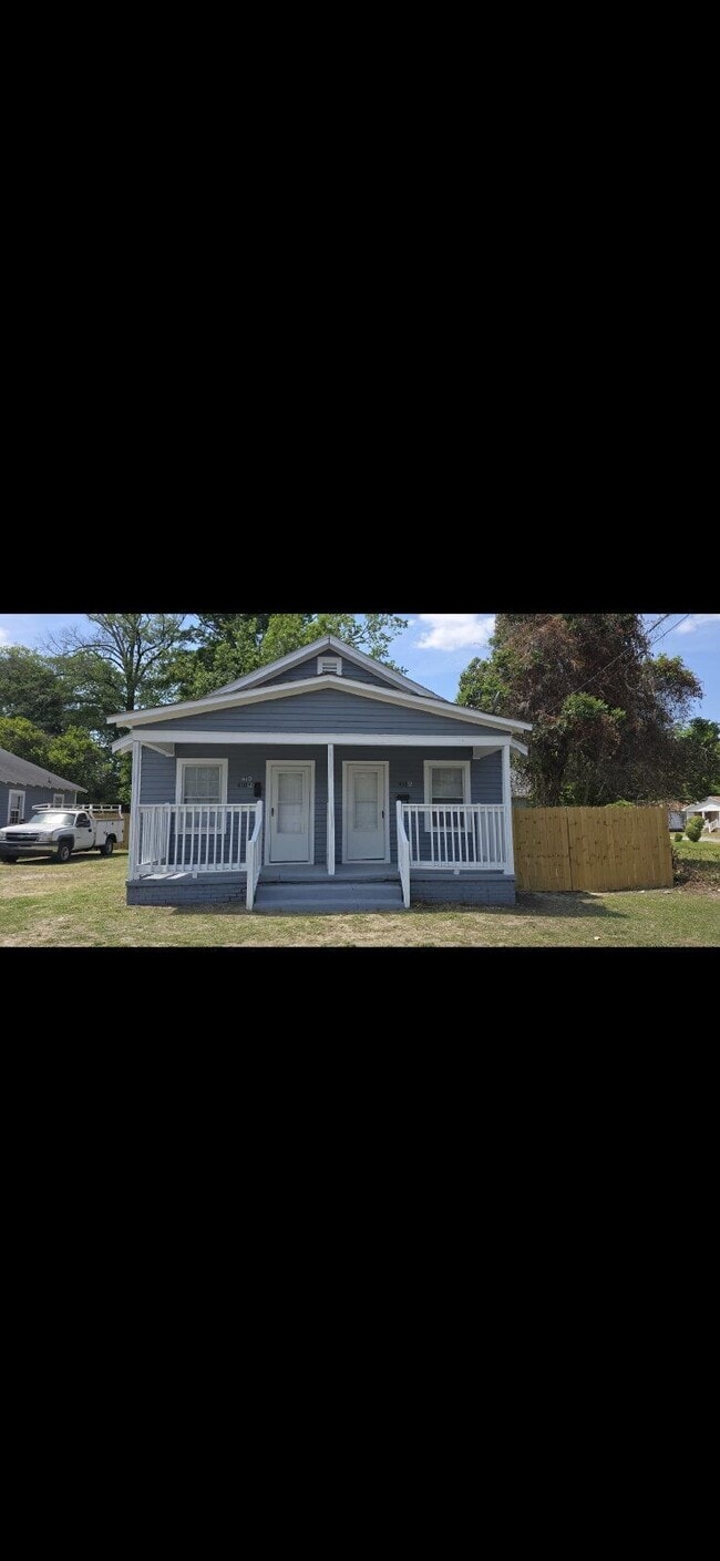 Building Photo - 412A Davis St
