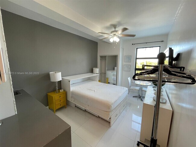 Foto del edificio - 101 N Ocean Dr