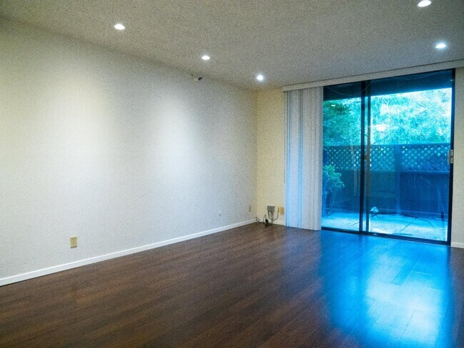 Foto del edificio - 2140 Shelter Creek Ln