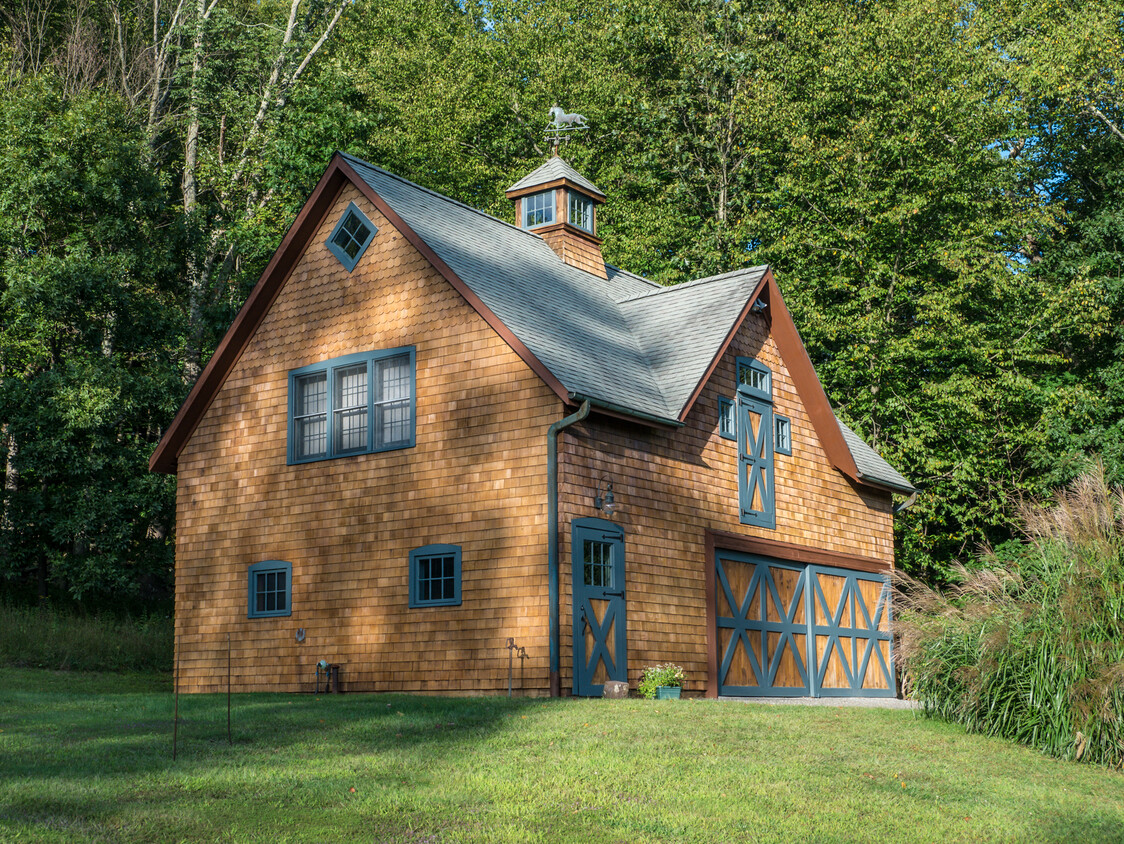 Exterior Barn - 189 Ice Pond Rd