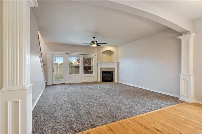 Building Photo - 812 W White Sands Dr