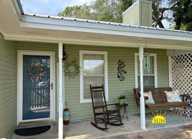 Foto del edificio - Charming 3-Bedroom Home in Shalimar – Conv...