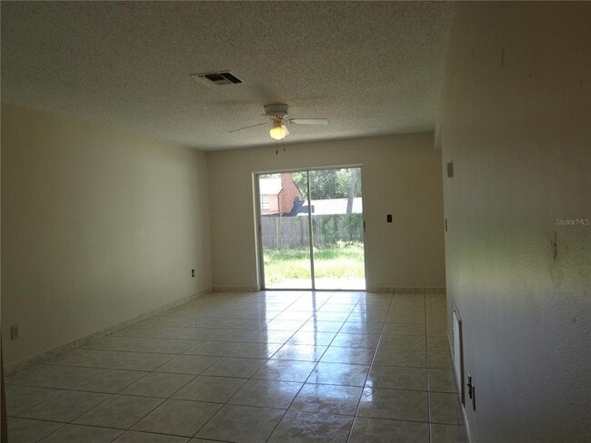 Building Photo - 721 Regent Cir S