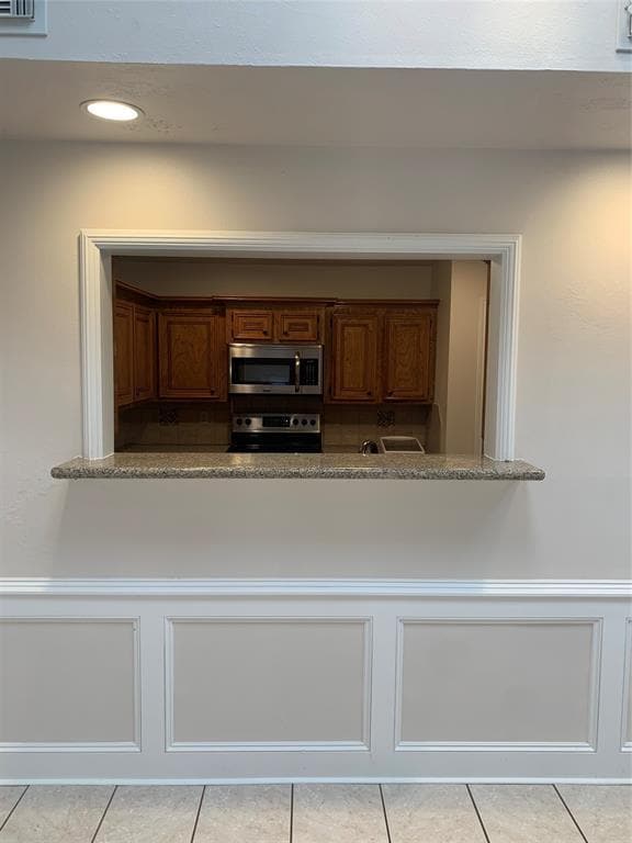 Building Photo - 3842 Knollcrest Dr
