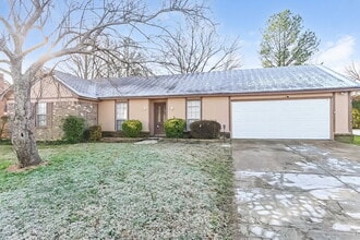 Building Photo - 7261 Hollorn Ln