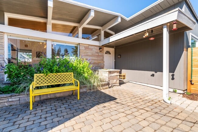 Foto del edificio - 4bd/1.75ba Shoreline Home
