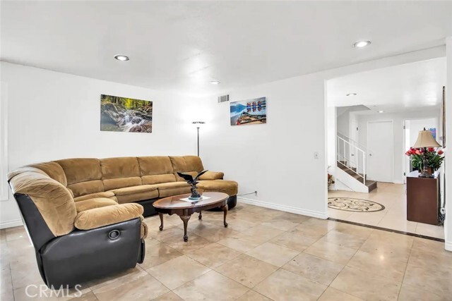 Foto del edificio - 949 Sandalwood Ave