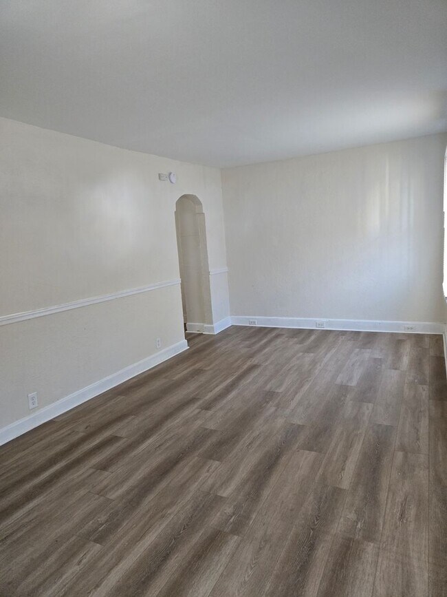 Building Photo - 72/74 Cushing St