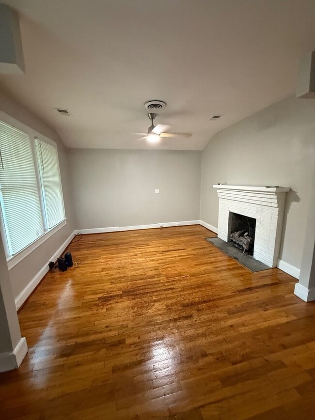 Foto del edificio - 1318 Oak St