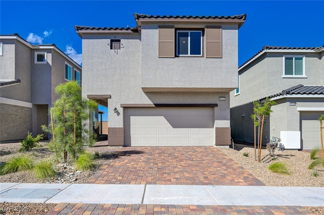 Foto principal - 8532 W Agate Ave