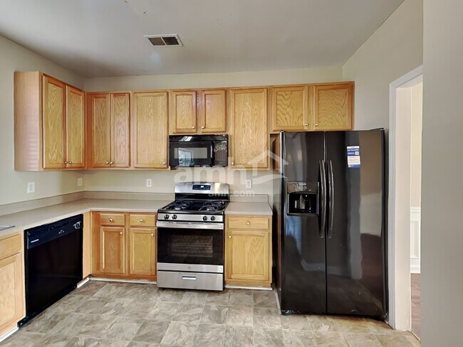 Foto del edificio - 9740 Lakemoore Cv