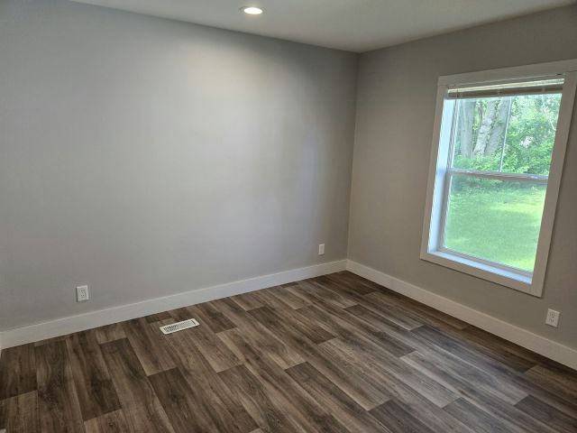 Building Photo - 315 Louva Ln