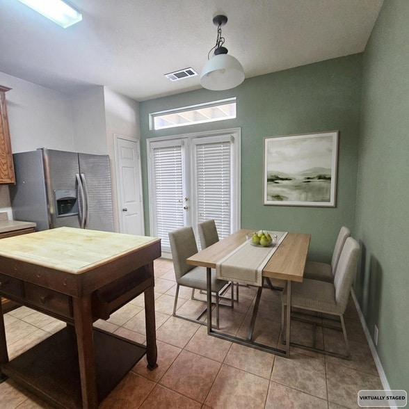 Building Photo - 10741 Traymore Dr