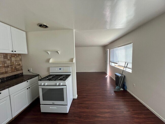 Foto del edificio - 1007 Center Ave