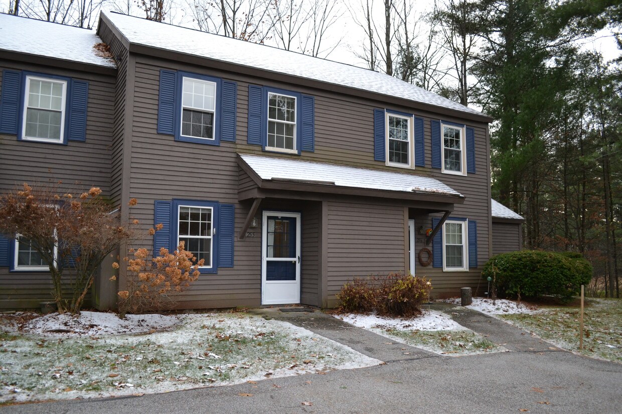 255 Twin Oaks Terrace, South Burlington, VT 05403 Condo for Rent in