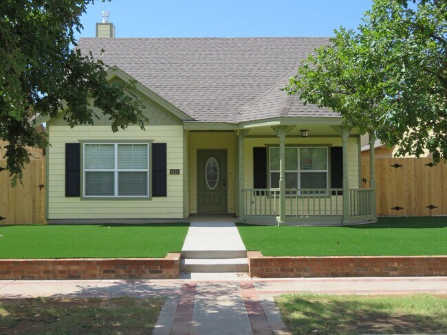 Building Photo - Beautiful Home Located Near Texas Tech Uni...