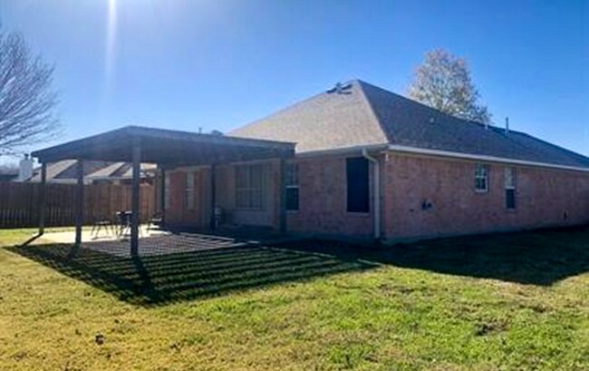Building Photo - 2401 Axis Ct