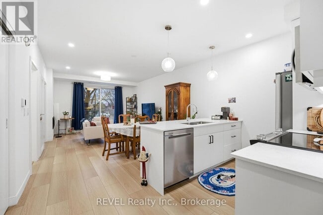 Photo du bâtiment - 118 West St