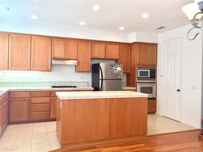 Building Photo - 3 br, 2 bath House - 4126 Spencer St