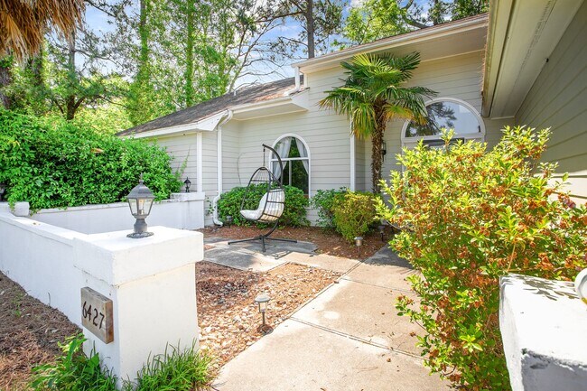 Foto del edificio - 6427 Green Arbor Ln