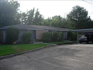 Foto del edificio - 3806-3812 Tamarack Dr