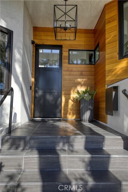 Building Photo - 2910 3rd Ave
