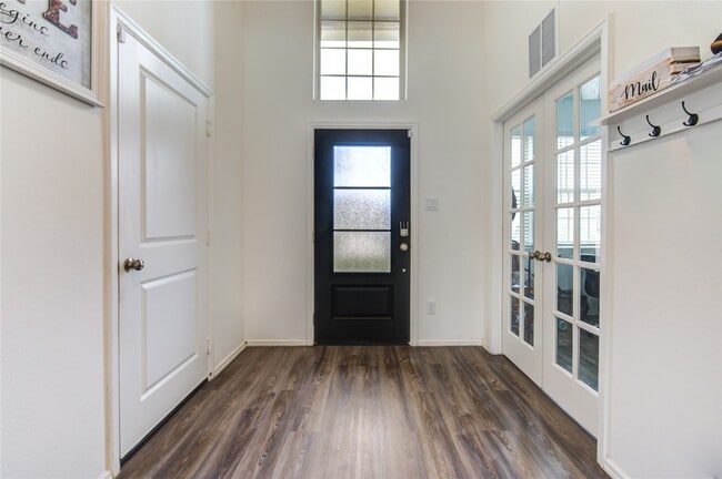 Foto del edificio - 26627 Ledgemont Dr