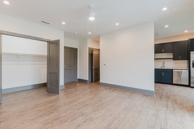 Foto del edificio - Studio Apartment Living in Washington Square!