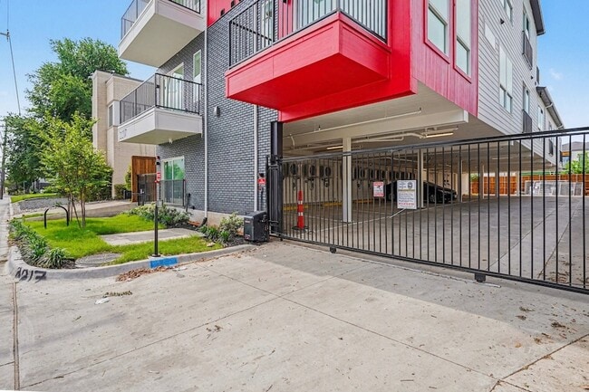 Photo - 2217 N Fitzhugh Ave Apartment