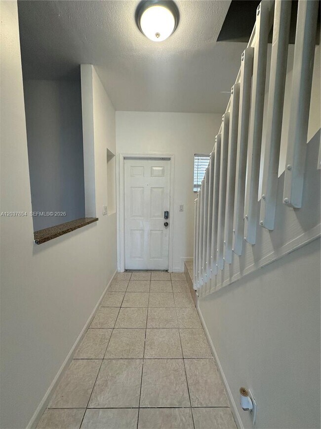 Foto del edificio - 5541 NW 90th Terrace
