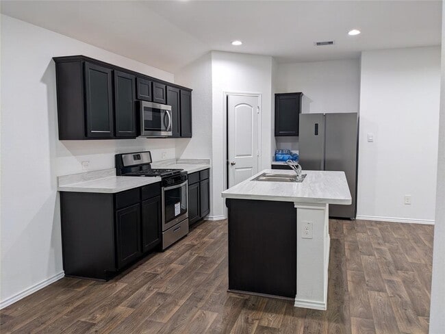 Foto del edificio - 21319 Sleepy Willow St