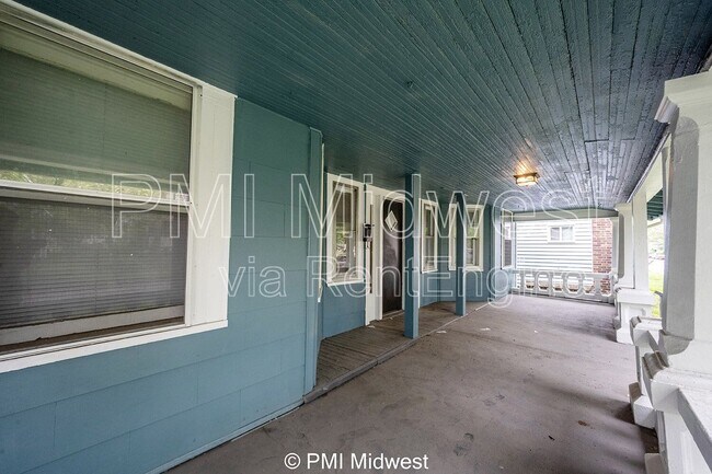Foto del edificio - 130 N Gladstone Ave