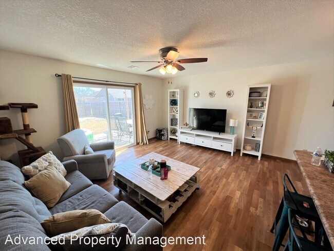 Foto del edificio - 2 br, 2 bath House - 4649 Sunflower Slope ...