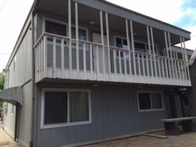 Building Photo - 1747 Hilyard St