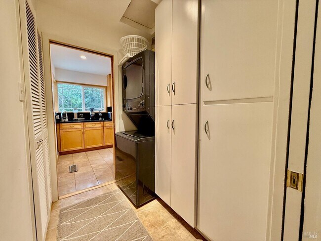 Foto del edificio - 1607 Foothill Blvd