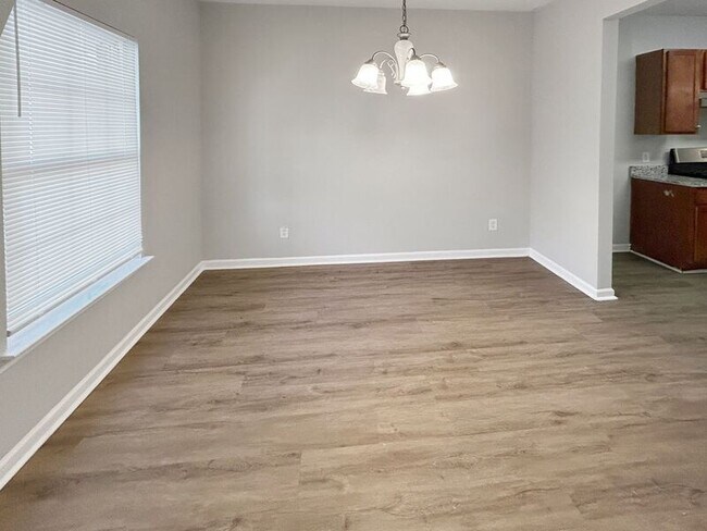 Foto del edificio - 585 McWilliams Rd SE