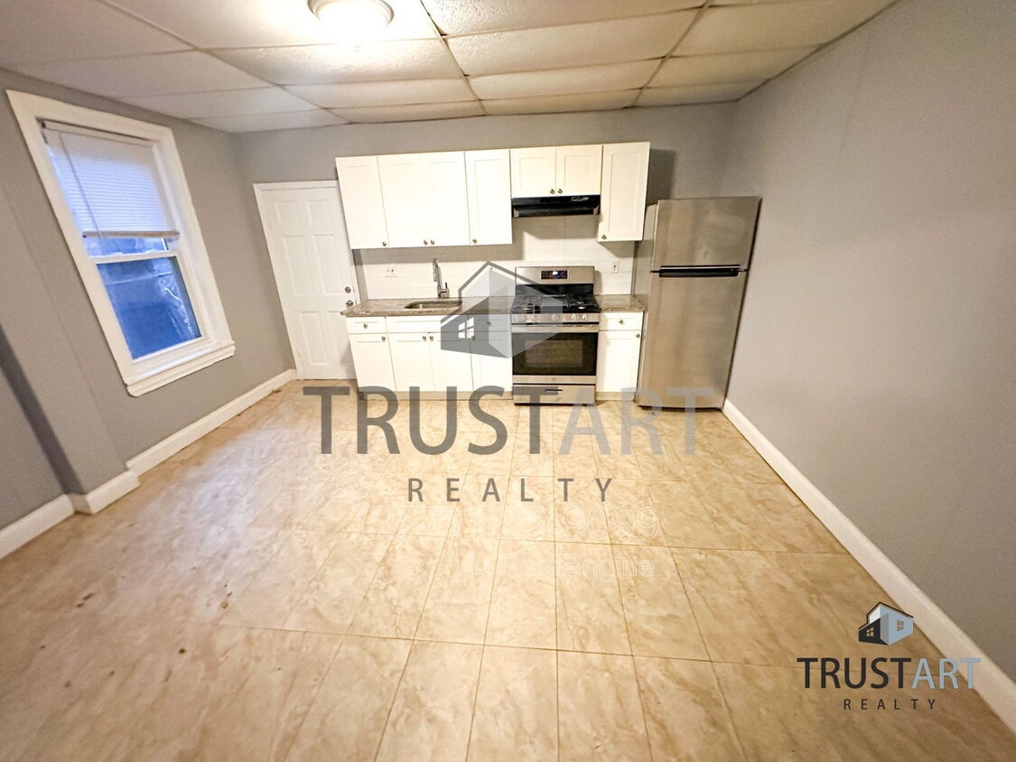 Photo - 330 N 53rd St