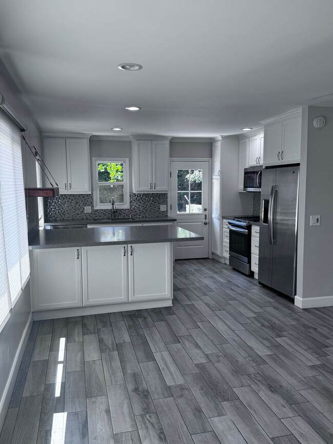 2413-2415 Santa Ana Ave - 2413-2415 Santa Ana Ave Apartment