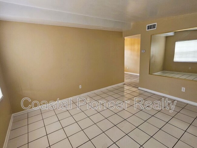 Building Photo - 4431 Atwater Dr