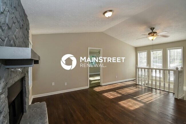 Foto del edificio - 4 Bedroom Pet-Friendly Home in Douglasville, GA with Main Street Renewal