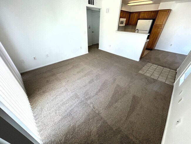 Foto del edificio - 1 Bedroom/1 bathroom 2nd floor condo in Ca...