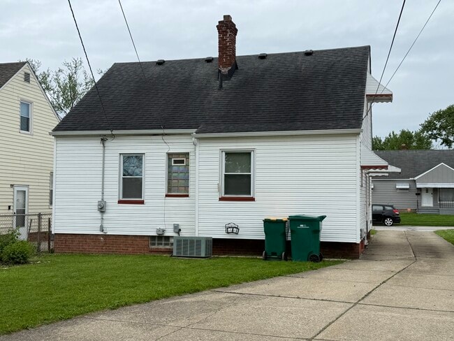 Building Photo - 14805 Reddington Ave