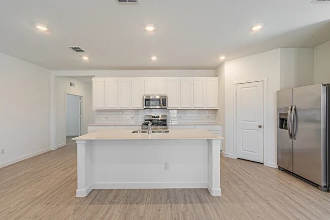 Foto del edificio - 1357 Rockwell Dr