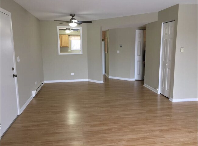 Foto del edificio - 631 N Briar Hill Ln