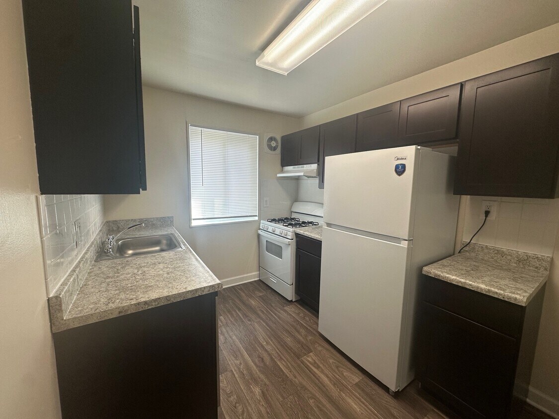 Foto principal - White Oak Garden Apartments