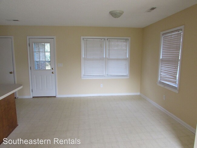 Foto del edificio - 3 br, 1 bath House - 100 Annie St