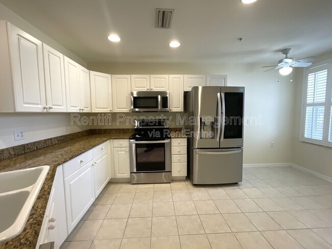 Building Photo - 12090 Summergate Cir