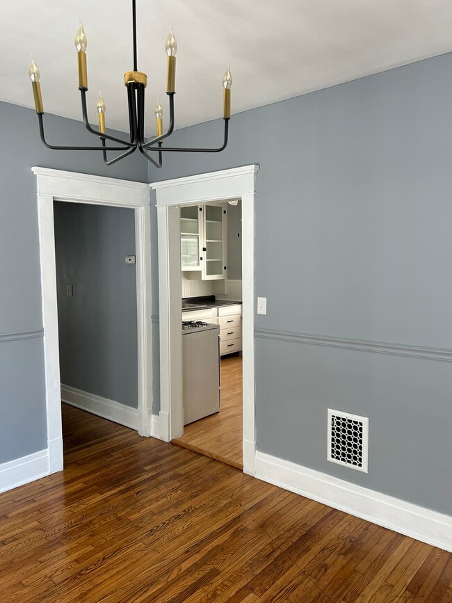 Building Photo - 267 Parkside Ave