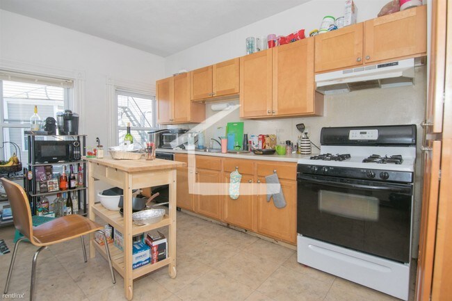 Building Photo - 4 br, 2 bath  - 30 Ashford St # 33